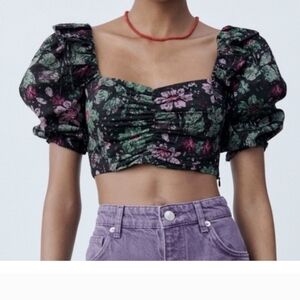 2/$20 Zara Black and Pink Floral Puff Sleeve Crop Top Small Vacation Summer